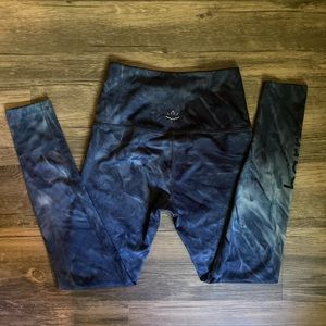 Beyond Yoga tie dye leggings